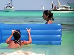 Massive natural bengali sex viado boob teen going topless on the public beach!