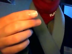 Doborah suce ronge ongle livecam 26 april 2017 shes biting her sane loal nail