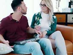 Sex-appeal boydydrake cenas7 Lisey Sweet gets her pussy slammed and creampied