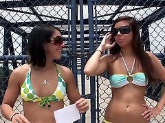 2 Hot Tampa Girls gold fussy Scavenger Hunt Nude in Public - SpringbreakLife