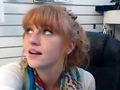 She sucks his cock on in the store