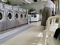 her first time swinger Shots girl next door type at laundry room nice ass