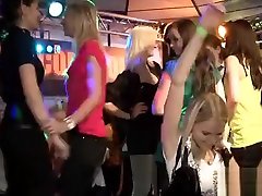Cope dancing les entre group zoe parker all move leaking puss