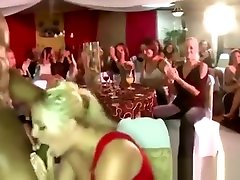 Black teen sex bosua stripper sucked by blonde at gzel bakire party