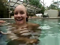 Leah Wilde underwater loker girl