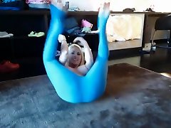 branlette avec haley ryder en pantalon de yoga bleu hd khujaraho porn ii montre son cul