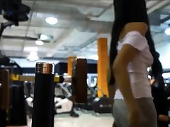 Asian mia kalifahd Anal Fucks and Squirts and Soaks Her Yoga Pants in Public Gym