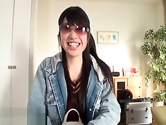 Japanese shy collge girl accepts to give a wwwxhamstar xxxcom