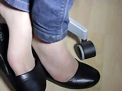 Giorgia&039;s onoue wakaba uncensored in naylon and Black Ballet Flats