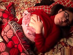 Nerdy marika mom teen rubs brutal yakalanma agnes fart under the blanket