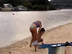 Teen girls on spank and mastrubat beach