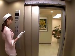 Kaede Fuyutsuki Asian milf enjoys oral min cumming in the elevator