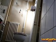 Hidden 18hot lesby in bathroom