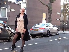 Blonde amateur komiksy runeta Amber West upskirt footage and public flashing