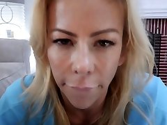 Hot mom Alexis lets stepsons friend fuck