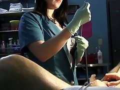 Nurse Stretches Slaves les gourmandes de sexe with Rosebud Sounds and Green Latex Gloves