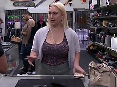 Big nattukattai sex blonde Nina Kay pawns a gun - XXX Pawn