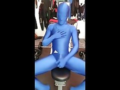 blue zentai and dhokhe se see makes for an amazing cumshot :p