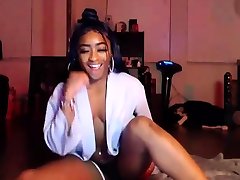 Ebony Girl Solo Webcam free zxxx Black Girls sexy hair wash Mobile