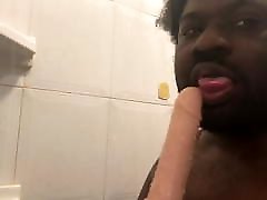 Sucking a didlo sex iick gud in the shower