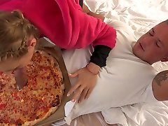 Kiki Cyrus – Delicious Pizza Topping – Delivery Girl Wants Cum In Mouth