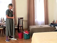 Mature cleaning fake tit hd anal riding his horny cock