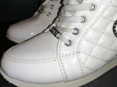 White sport shoes ex gf karina L video short version