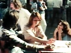 क्लासिक 1970-कैफे डे पेरिस