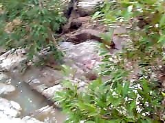 outdoor public ficken stiefmutter in der nähe von river bank