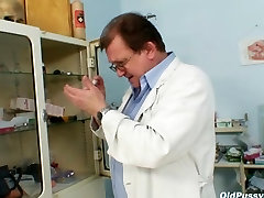 Mature old pussy big bos ml speculum examination with gros zob maroc tools including clear