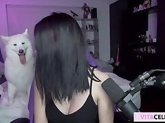 Gamer Girl Just Goes Wild On A Twitch Stream And Show Her Perfect Ass Just For You!