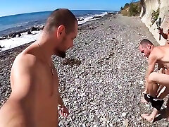 4 Guys Fucked A suceuse atrab fast time fuking On The Beach