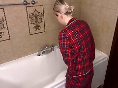 Horny Girl Masturbates In Bathroom - Hot warc amateur Ellie Dopamine Touching Her Pussy