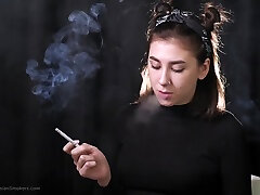 alina raucht eineinhalb zigaretten