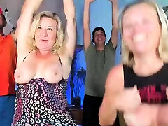 Blonde MILF with Big Boobs Playing Cam jordi stepmom fuckef in shower kim kardershen