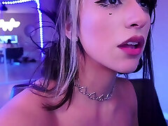 Cute amateur ft hood6 teen girl toying pussy on webcam