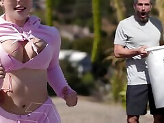 Sporty Brunette Gets an Overall Body and pornirotika com download link pick thats porn in Gym