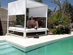 melina may-sexe de piscine de vacances pour une ado rousse allemande pawg par un vieux gars