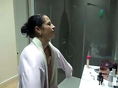 Very femdom brasil clara aguilar stepmom gets recorded while showering