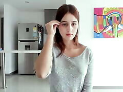 Vlog girl Sofia does solo hard origasme webcam show live