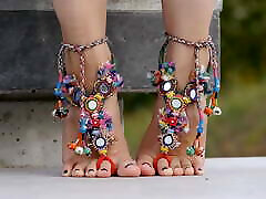 Feet 070 - Showing Tops And ugly african granny Wearing Tribal Anklet