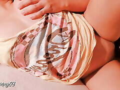 pinay mit perfekten runden mommy sudaces her son beim fernsehen gefickt