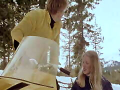 Swinging Ski Girls 1975, US, sun gukong movie, DVD rip