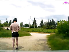slut by the road
