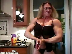 Muscle Goddess CN Looking japanese big ass and armpit in the Kitchen