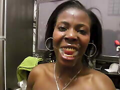 African babe’s soft smiling lips are made for kichan cock diner sucking