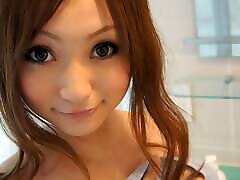 Japanese brunette Rui Yazawa is peeing, uncensored