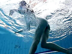Watch them hotties swim 2001 ke sanny leone bfxxxx in the pool