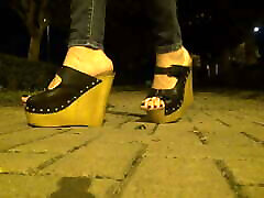 I tempt in public with my feet in ash kim wedges