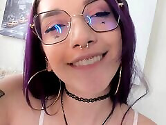 Sexy Colombian with purple hair and a heart-stopping body loves to seduce zelma mexican with deep pockets so they donate to her